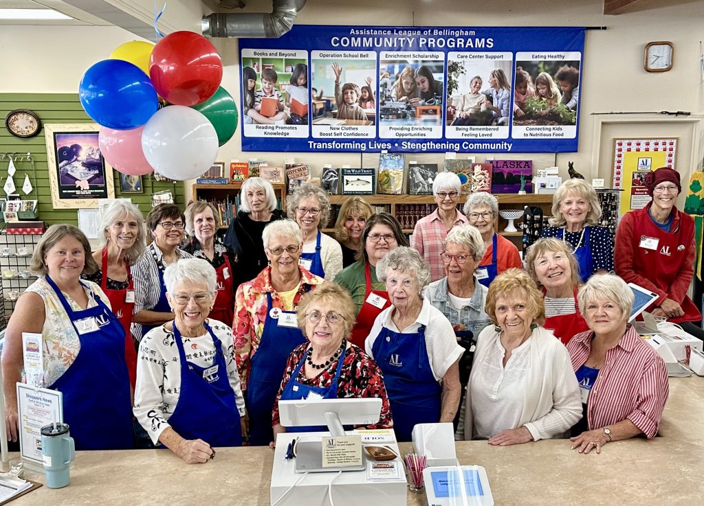 ALB members group photos at cashier counter