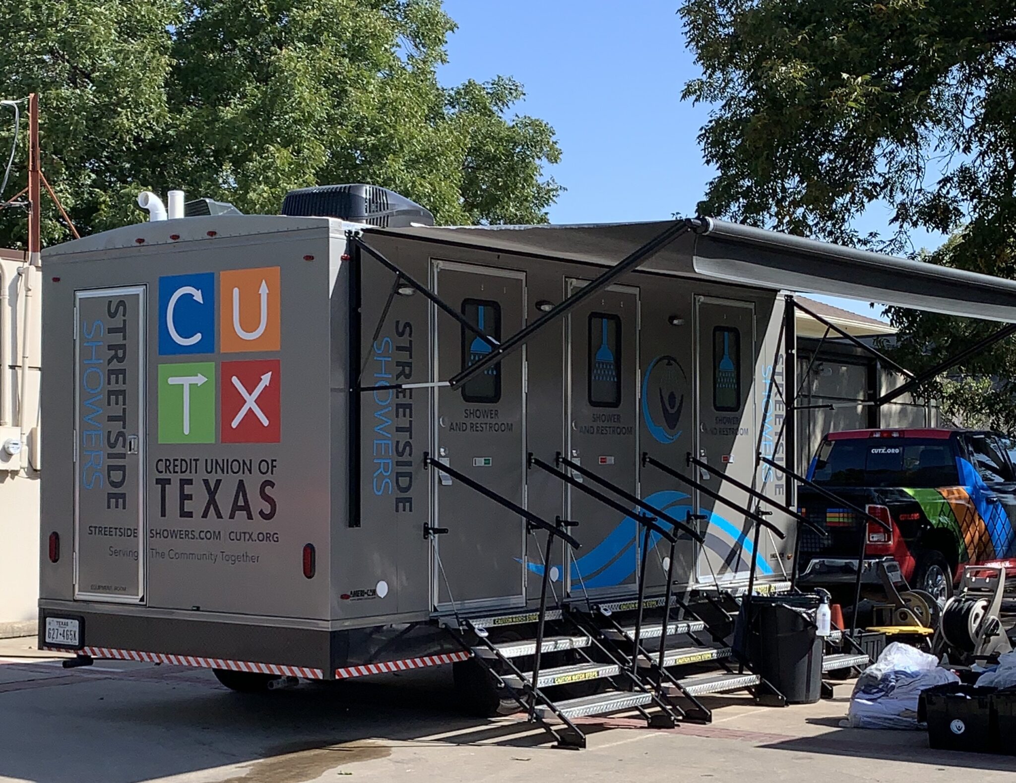Streetside Showers Assistance League Dallas