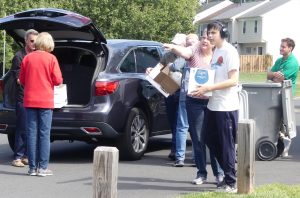 ALVN members assist in the shredding event