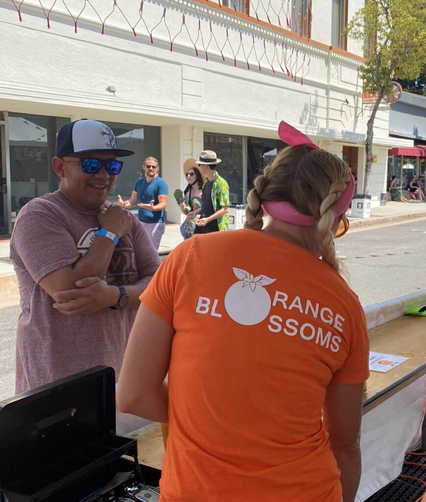 Auxiliaries Busy at Street Fair