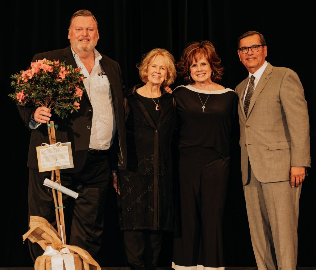 Mark and Vikki Murphy Honored at Embrace Orange